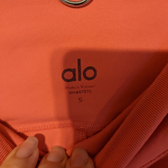 Alo yoga biker shorts strawberry small - Picture 2 of 4